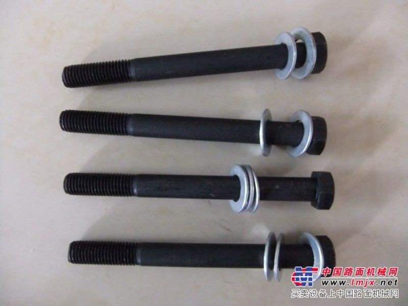 挖掘行业的配件选择与购买,究竟如何做出明智决定?这不仅关乎成本控制,还直接影响到设备的性能和使用寿命。挖掘机配件批发市场中,各种品牌、质量层次不一的产品琳琅满目。今天,我们就来聊聊如何在众多选项中挑选出性价比最高的配件。